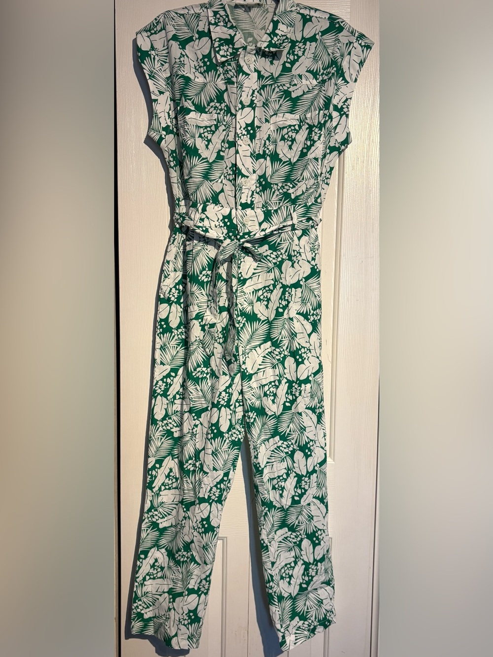 Green & White Tropical Print Tie-Waist Jumpsuit
